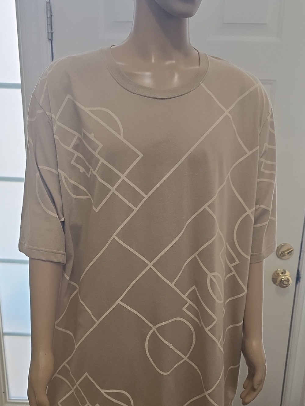 XERSION BRAND MEN'S BIG AND TALL TAN GRAPHIC COTTON TEE-SHIRT SIZE 4XL